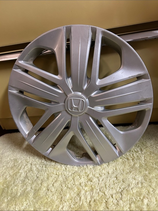 Honda Other - Honda Hubcap 16”